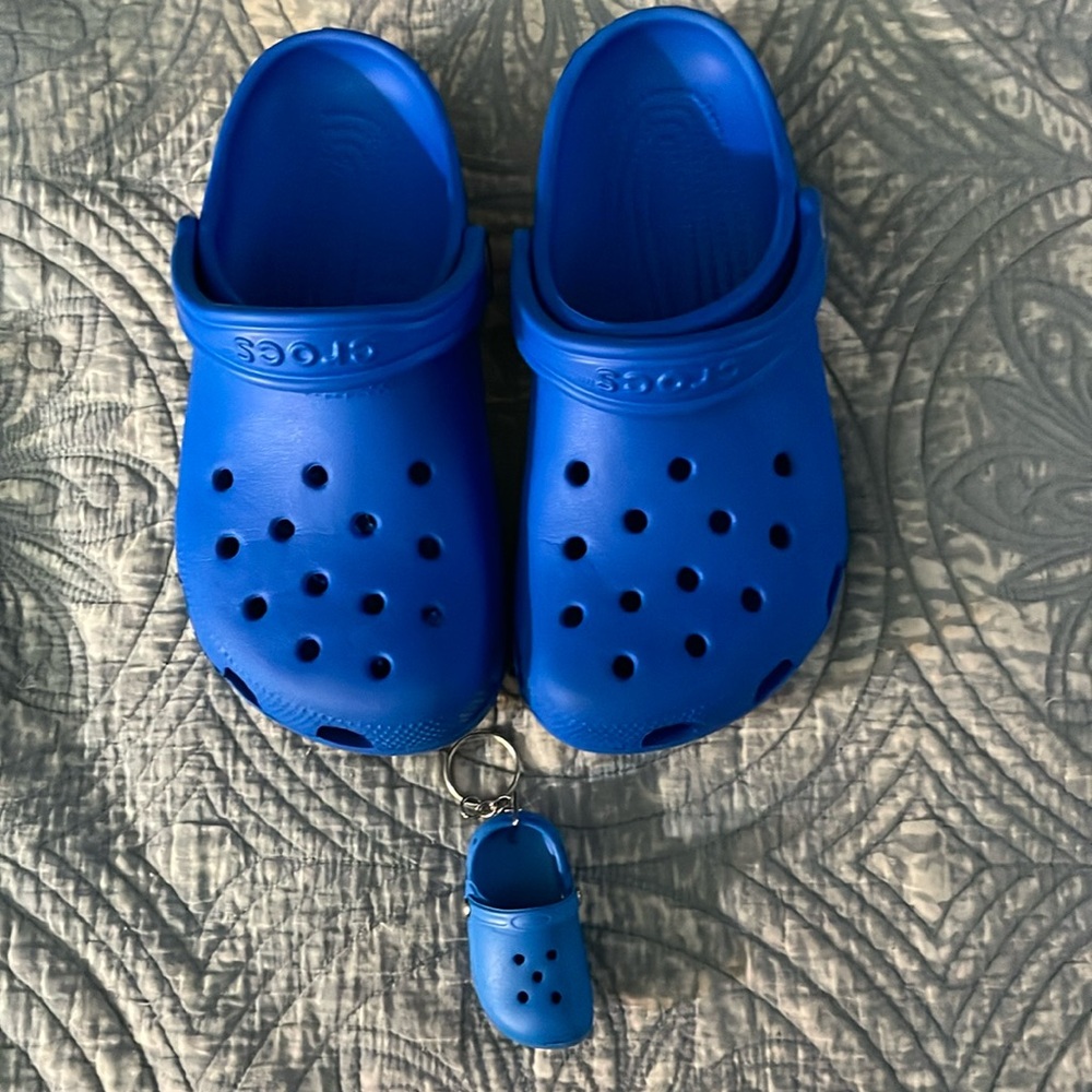 Crocs Classic Clogs blue 5 M or 7 W